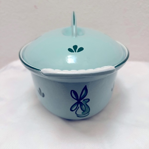 Vintage DRU Enamel, Tulips, Green Cast Iron Dutch Oven, Casserole with Lid - Picture 7 of 11